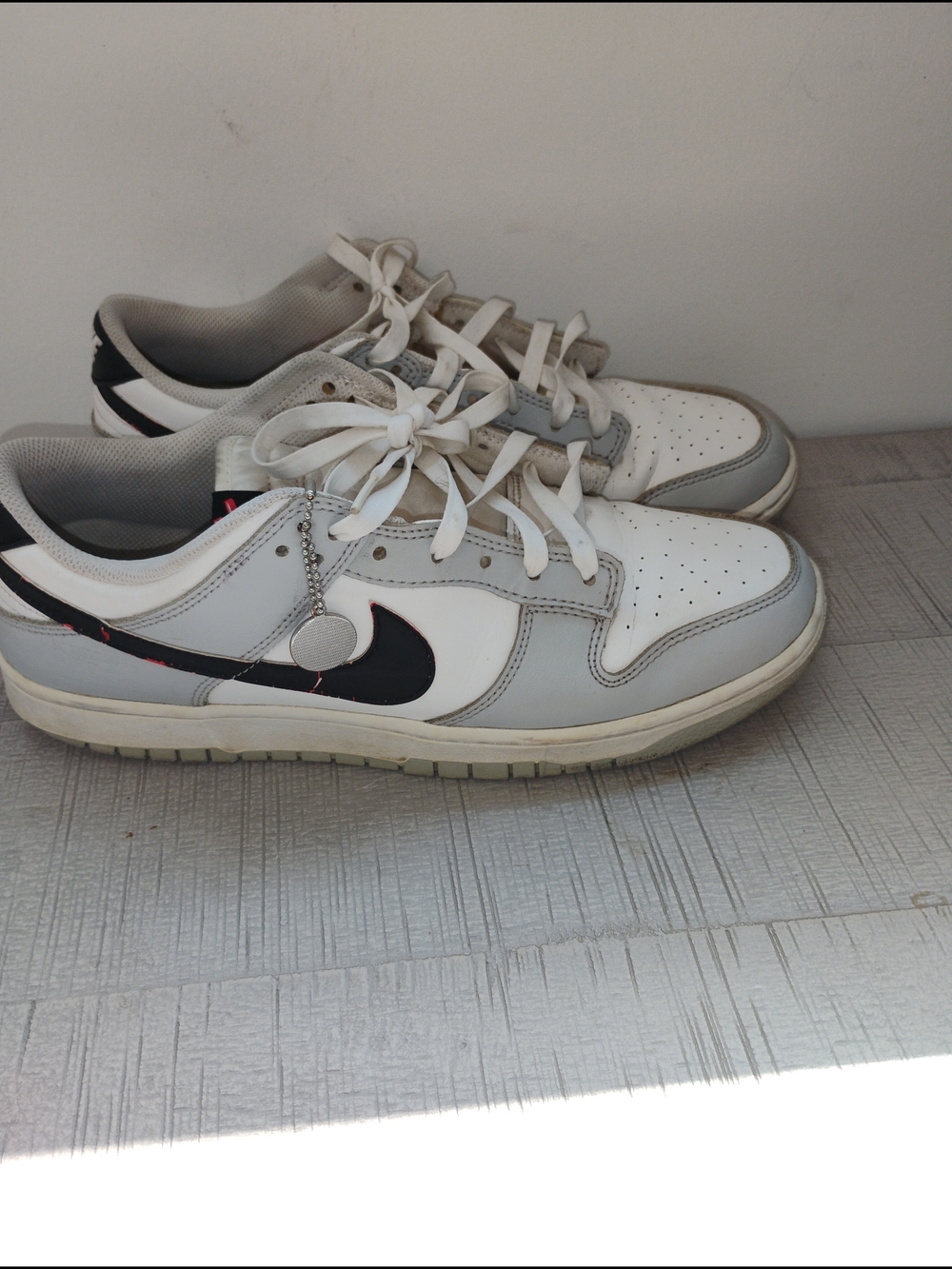 Nike Men’s Low-Top Sneakers White Gray Black